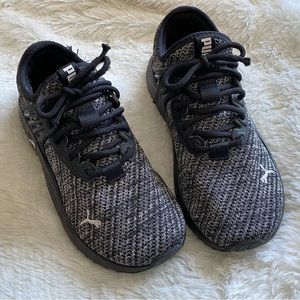 Kids puma sneakers size 4